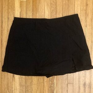 Black skort